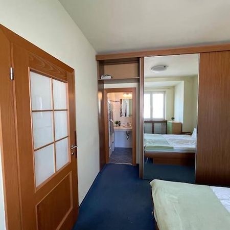 Apartman Obchodna Bratislava Exterior foto