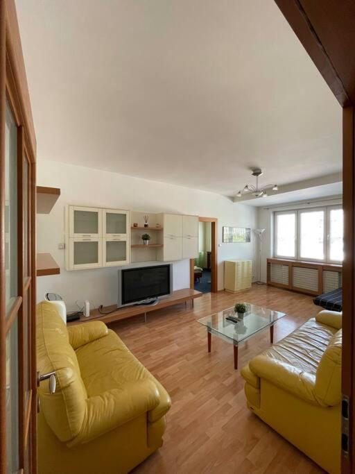 Apartman Obchodna Bratislava Exterior foto