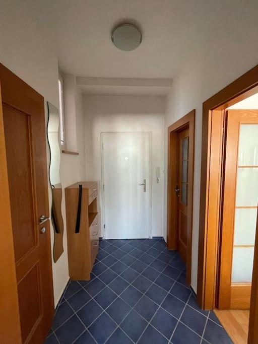 Apartman Obchodna Bratislava Exterior foto